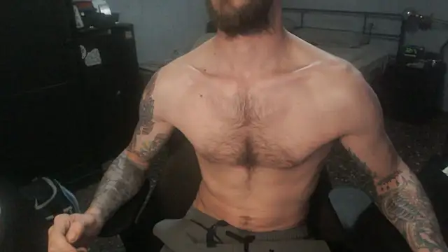 Snapshot of SexxxyLouis chatting on March 2026 08:55:01 PM SexxxyLouis online show from March 2026 08:55:01 PM