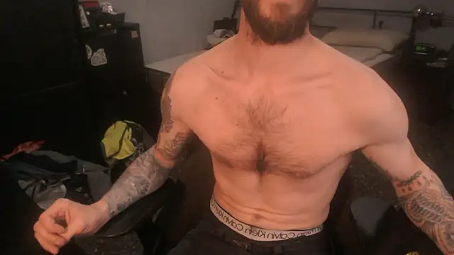 Snapshot of SexxxyLouis chatting on March 2026 01:39:01 PM SexxxyLouis online show from March 2026 01:39:01 PM