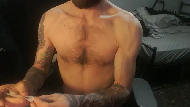 Snapshot of SexxxyLouis chatting on March 2026 08:46:02 PM SexxxyLouis online show from March 2026 08:46:02 PM