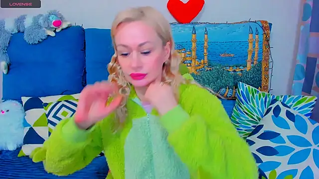 EllenMoore online show from December 2024 02:41:01 AM