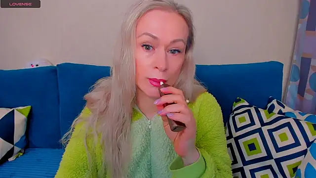 EllenMoore online show from October 2025 03:04:02 AM