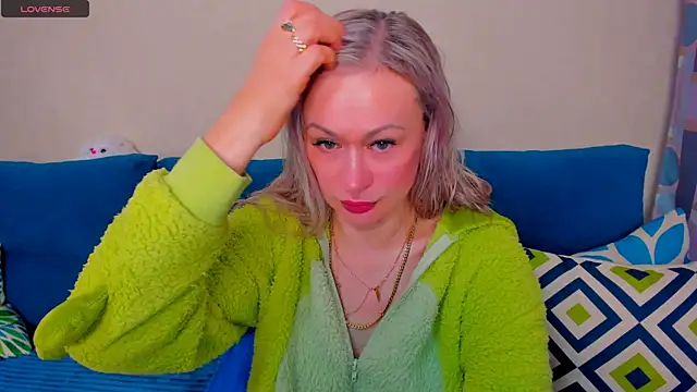 EllenMoore online show from October 2025 03:07:01 AM