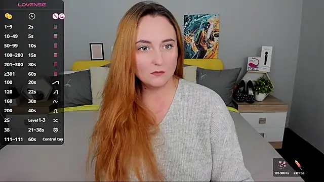 BabeLessi online show from October 2025 06:37:01 PM