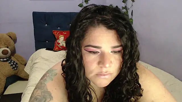 Snapshot of ANGELIQUE_KLANE chatting on December 2024 01:25:01 AM ANGELIQUE KLANE online show from December 2024 01:25:01 AM