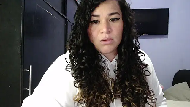 Snapshot of ANGELIQUE_KLANE chatting on January 2025 04:23:02 AM ANGELIQUE KLANE online show from January 2025 04:23:02 AM