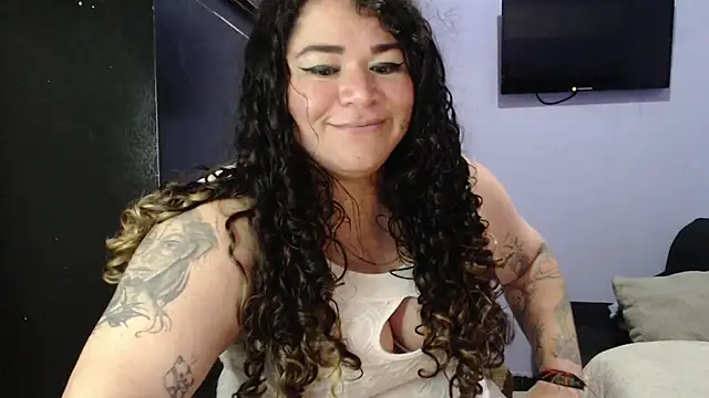 Snapshot of ANGELIQUE_KLANE chatting on February 2025 06:12:02 AM ANGELIQUE KLANE online show from February 2025 06:12:02 AM