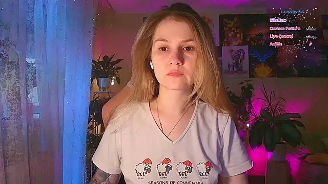 GoodWitch  online show from November 2025 07:51:02 AM