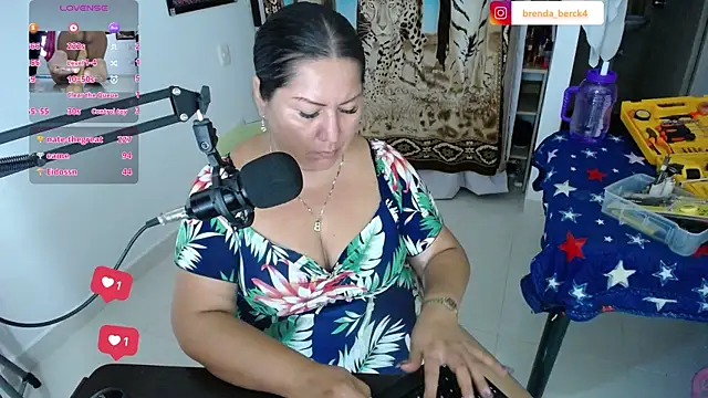 Brenda Berck  online show from March 2025 01:32:02 AM