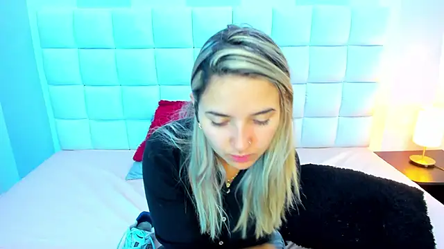 teresasroom  online show from March 2025 02:01:01 PM