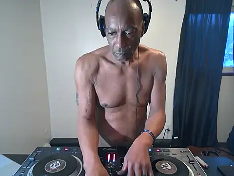 longdick4you8686 online show from March 2025 10:53:02 PM