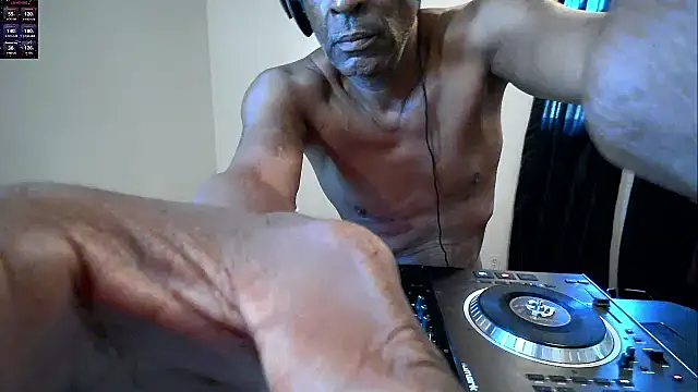 longdick4you8686 online show from September 2025 09:59:02 PM