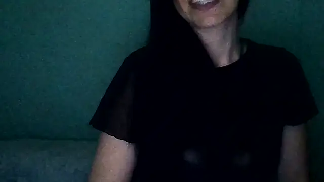 Snapshot of chicacastilla chatting on April 2026 06:21:01 AM chicacastilla online show from April 2026 06:21:01 AM