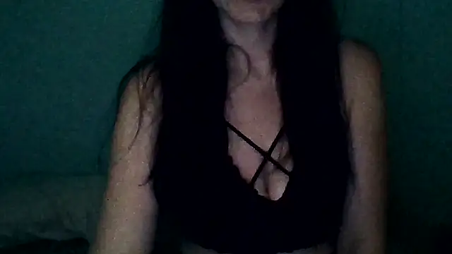 Snapshot of chicacastilla chatting on April 2026 06:49:01 AM chicacastilla online show from April 2026 06:49:01 AM