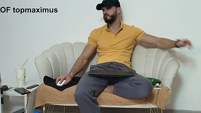 MauroTwin online show from November 2025 06:18:01 PM