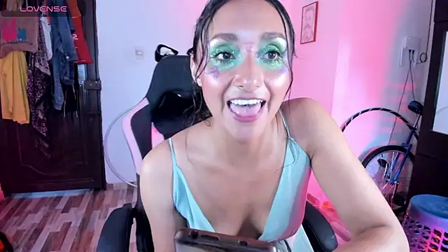 adrena 10 online show from April 2026 10:37:02 PM