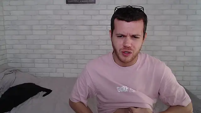 Snapshot of Alexxx_horny chatting on September 2025 09:36:02 AM Alexxx horny online show from September 2025 09:36:02 AM