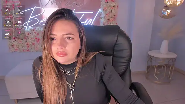 AmyWood online show from December 2024 07:00:01 AM