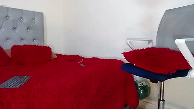 kilian xx online show from October 2025 07:04:02 AM