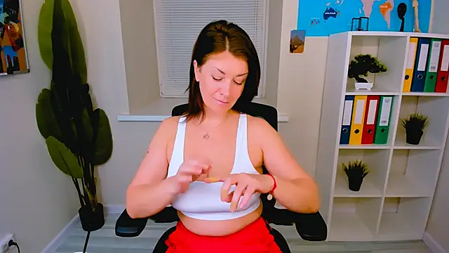 AnaMills online show from October 2025 10:05:02 AM