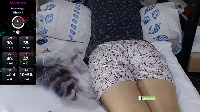 Snapshot of Angel-Demon20 chatting on November 2025 01:32:01 PM Angel-Demon20 online show from November 2025 01:32:01 PM