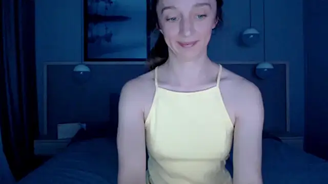 Snapshot of ShySchoolGirl chatting on September 2025 09:58:01 PM ShySchoolGirl online show from September 2025 09:58:01 PM