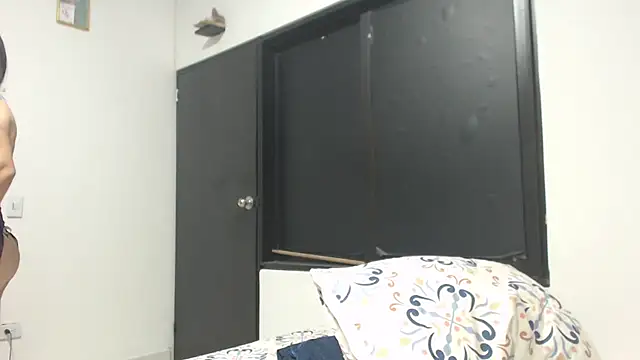 camilahot23 online show from February 2026 12:18:02 AM