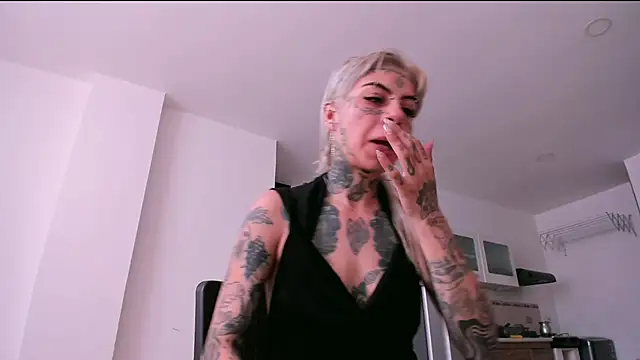 Snapshot of handipandapok chatting on January 2025 03:27:01 PM handipandapok online show from January 2025 03:27:01 PM