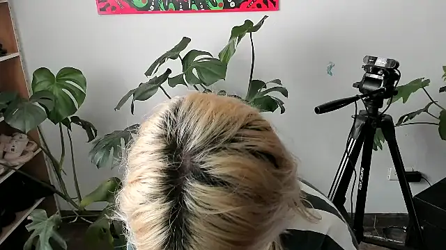 Snapshot of handipandapok chatting on March 2025 03:28:02 PM handipandapok online show from March 2025 03:28:02 PM