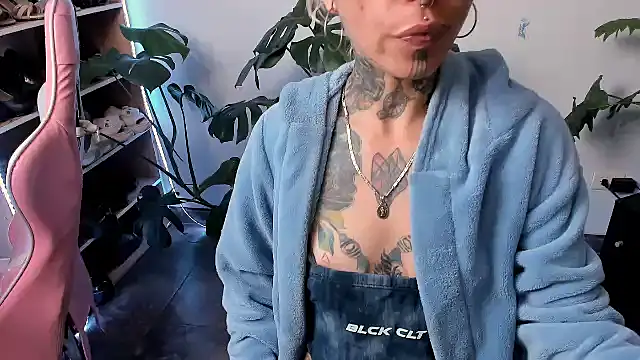 Snapshot of handipandapok chatting on March 2025 05:10:02 AM handipandapok online show from March 2025 05:10:02 AM