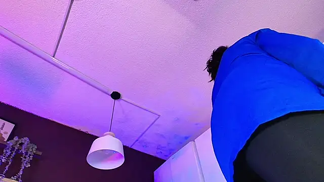 Inndrahot online show from October 2025 04:01:02 AM