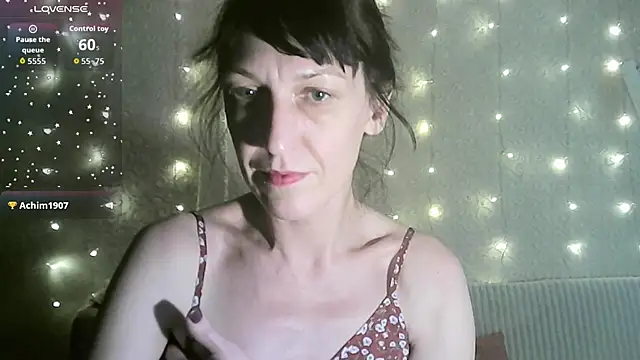 Snapshot of MarieODahliaS chatting on November 2025 08:05:02 AM MarieODahliaS online show from November 2025 08:05:02 AM