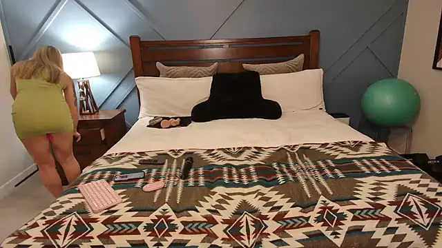 Snapshot of xxyourgirlblair chatting on February 2025 03:42:02 PM xxyourgirlblair online show from February 2025 03:42:02 PM