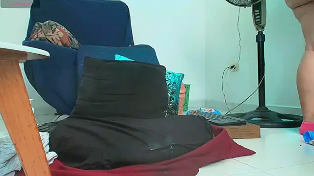 Snapshot of abigail_curvy chatting on March 2025 03:18:02 PM abigail curvy online show from March 2025 03:18:02 PM