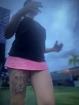 LilliThelo online show from November 2025 11:10:03 AM