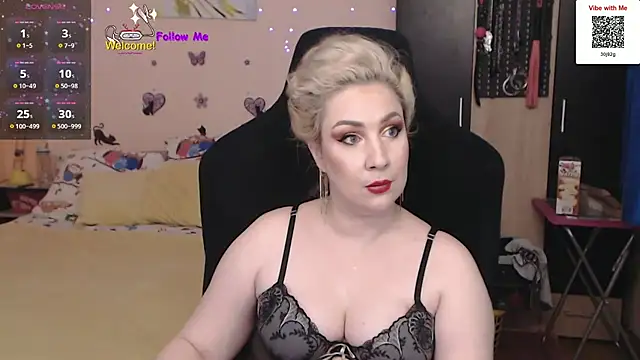 Snapshot of MissLexyGold chatting on January 2025 07:01:02 PM MissLexyGold online show from January 2025 07:01:02 PM