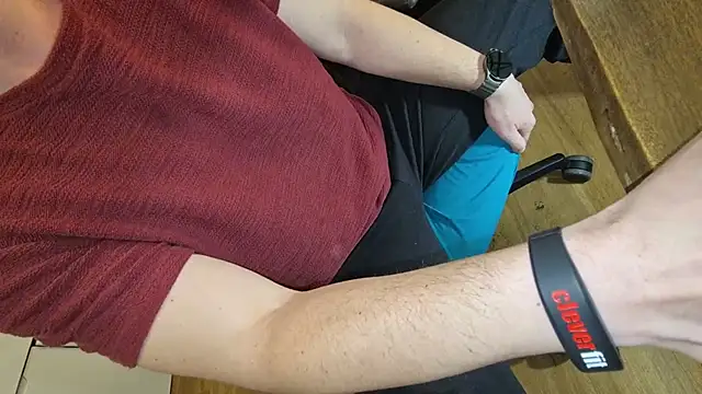 Snapshot of -luckybong- chatting on March 2026 11:17:02 AM -luckybong- online show from March 2026 11:17:02 AM