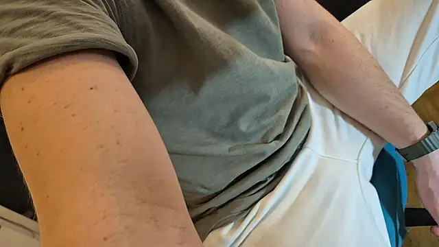 Snapshot of -luckybong- chatting on March 2026 11:15:01 PM -luckybong- online show from March 2026 11:15:01 PM