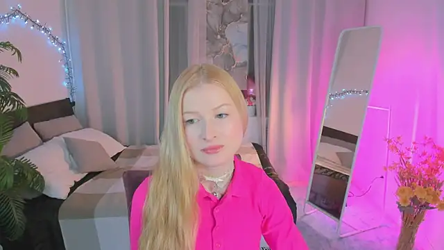 Laly Peach online show from March 2025 04:43:02 PM