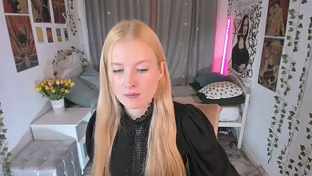 Laly Peach online show from November 2025 03:56:02 PM