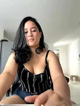 Nina lovi online show from October 2025 07:15:02 PM