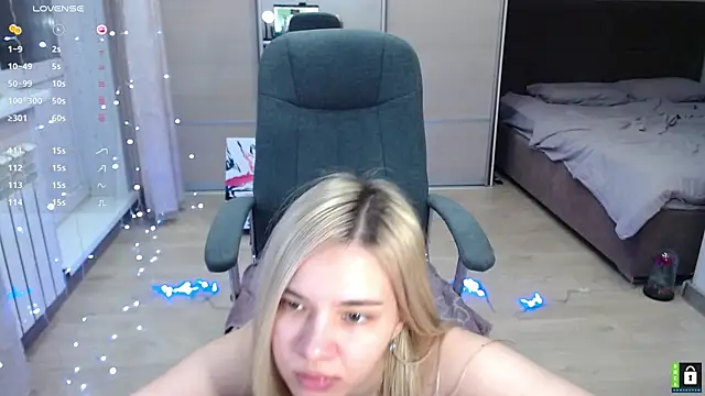 Snapshot of Lana__Nova chatting on January 2025 11:15:02 AM Lana Nova online show from January 2025 11:15:02 AM