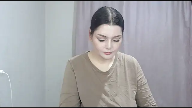 ohhhMie online show from November 2025 03:49:01 PM