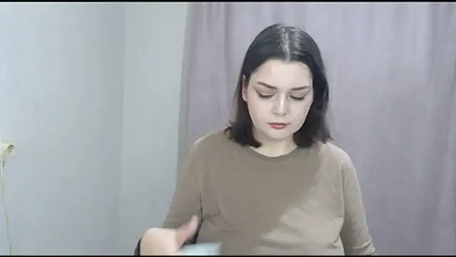 ohhhMie online show from December 2025 12:43:01 PM