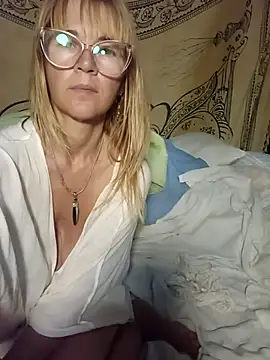 Luna-Natural online show from February 2025 04:00:02 AM