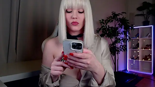 Queensy Sins online show from March 2026 03:45:01 PM