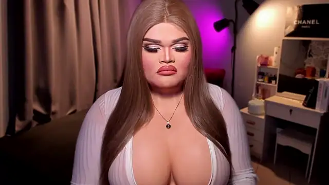 Snapshot of KarolinaThompson chatting on December 2024 06:59:01 PM KarolinaThompson online show from December 2024 06:59:01 PM