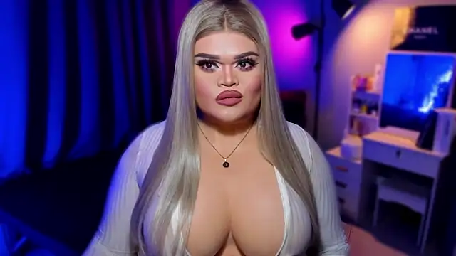 Snapshot of KarolinaThompson chatting on December 2024 01:51:01 AM KarolinaThompson online show from December 2024 01:51:01 AM