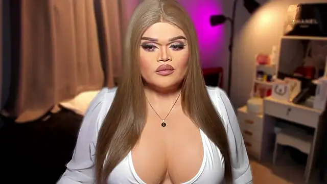 Snapshot of KarolinaThompson chatting on December 2024 02:30:02 AM KarolinaThompson online show from December 2024 02:30:02 AM