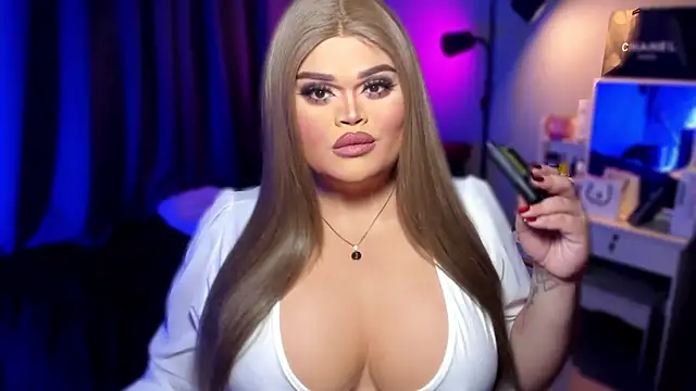 Snapshot of KarolinaThompson chatting on December 2024 12:27:02 PM KarolinaThompson online show from December 2024 12:27:02 PM