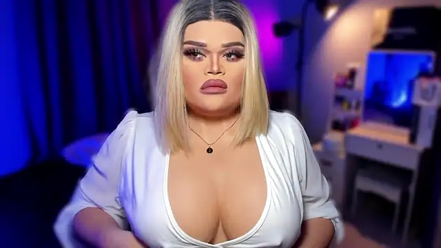 Snapshot of KarolinaThompson chatting on January 2025 07:06:01 AM KarolinaThompson online show from January 2025 07:06:01 AM